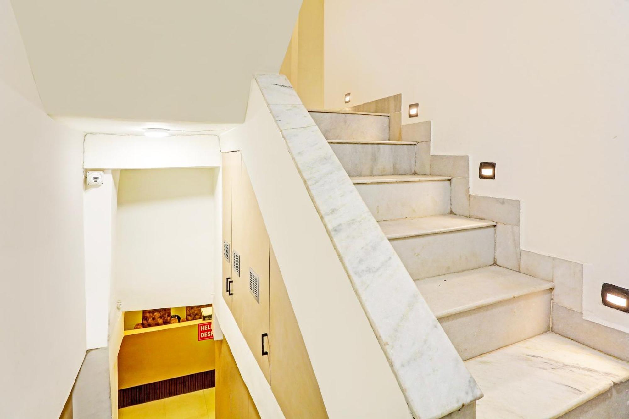 Super Hotel O Plush Homes New Delhi Exterior photo